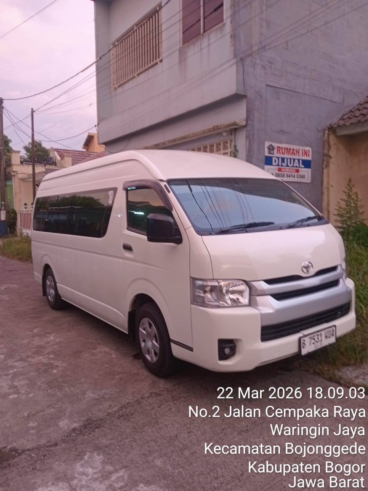 Toyota Hiace Commuter
